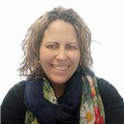 Profesional de la docencia, del mundo del arte y lo social con más 15 años de experiencia, que se reinventa y adapta a los distintos contextos, desde la creatividad y la innovación.  Clases online.